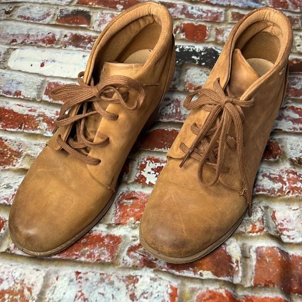 * Clarks caramel leather boots